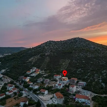 Apartment Family Friendly With A Swimming Pool Poljica, Trogir - 21592 *